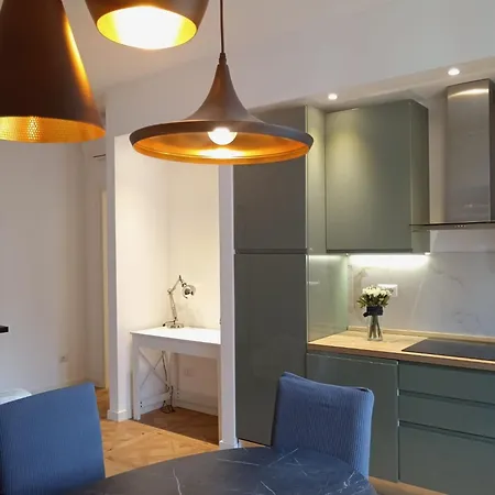 Apartment Modern Elegance In Milan's Core